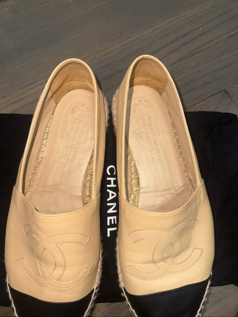 CHANEL Beige Leather Espadrille Flats with Black Cap Toe - Picture 2 of 8